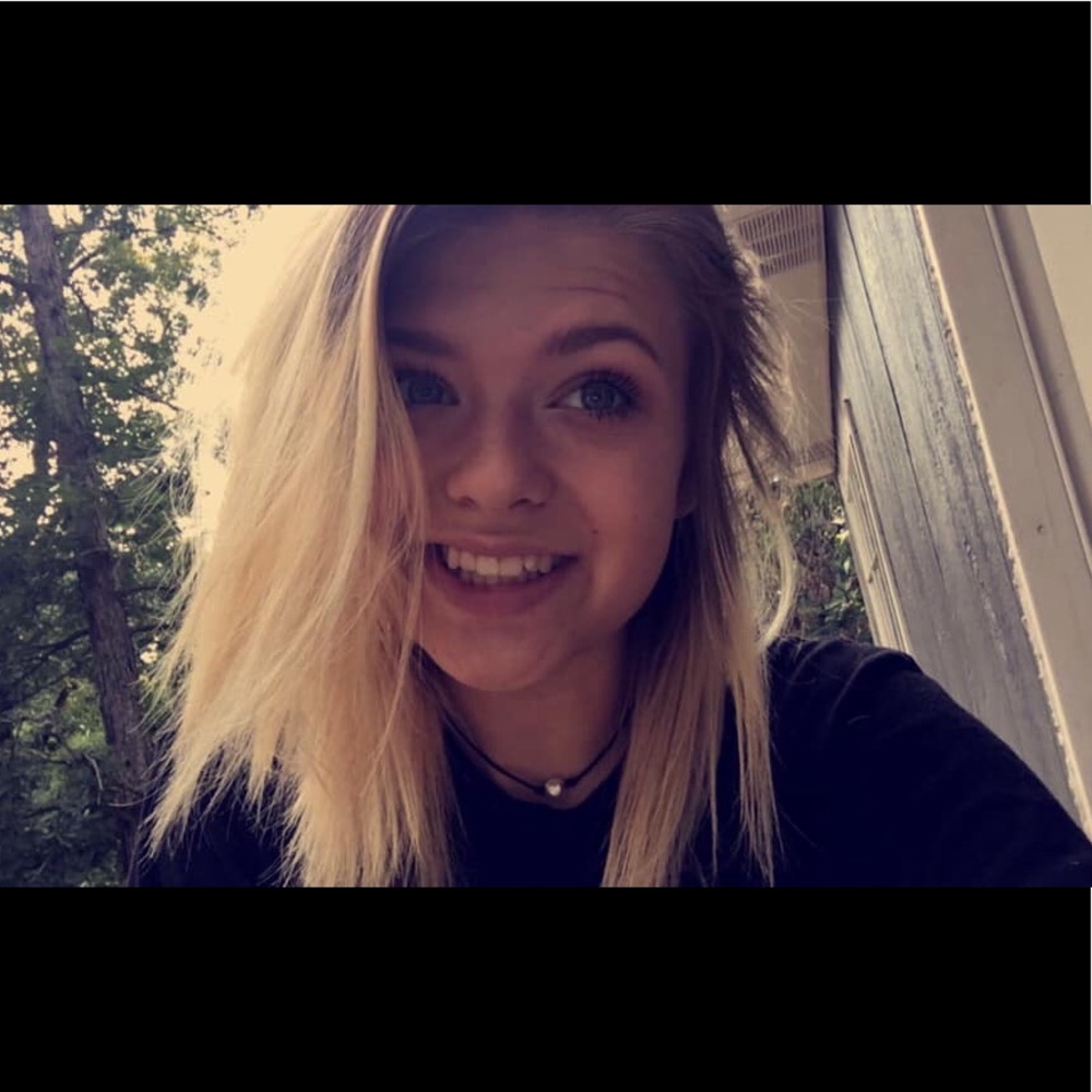 Meet your Posher, Crystal